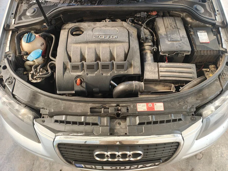 Compartiment motor, înainte de curățare